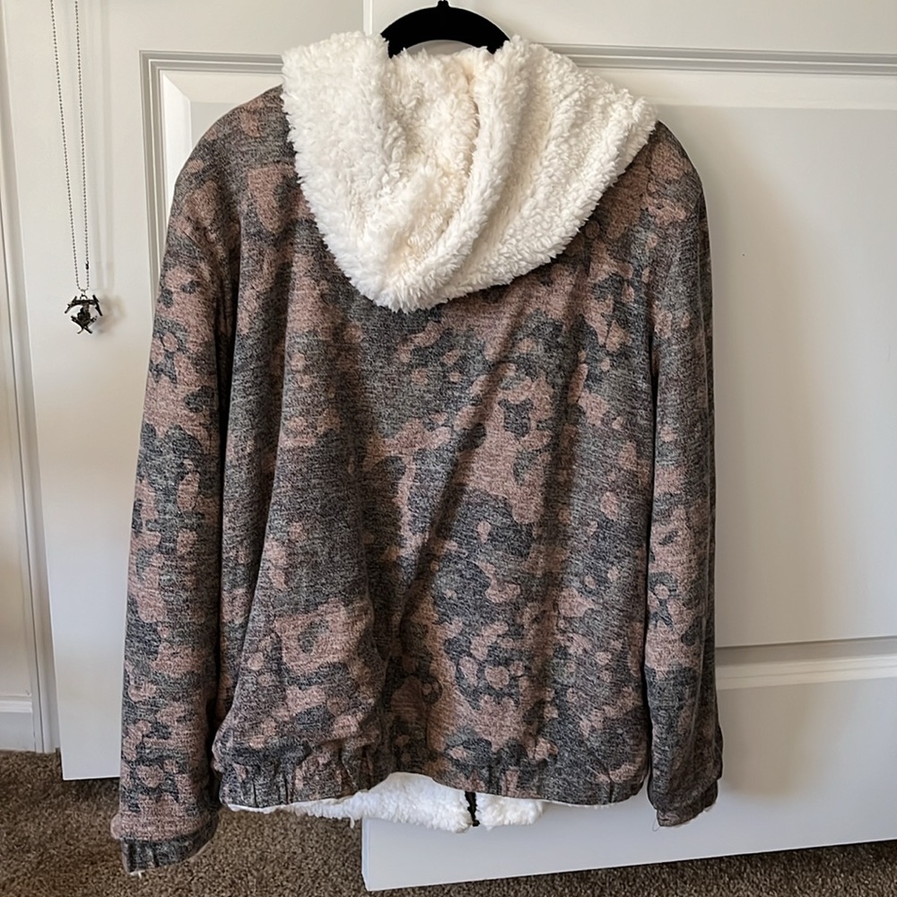 Jacket - Picture 2 of 3
